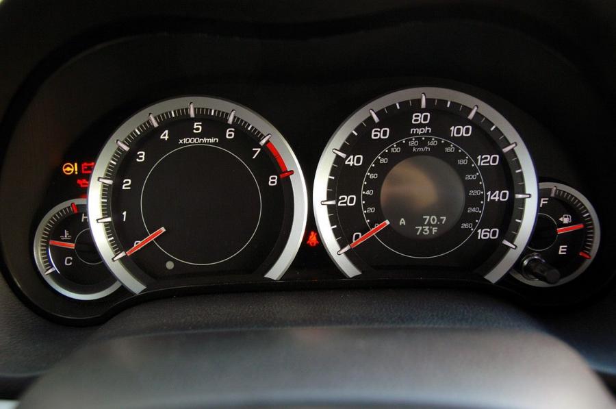 Панель приборов Acura TSX 2008 года  (фото 18 из 210)